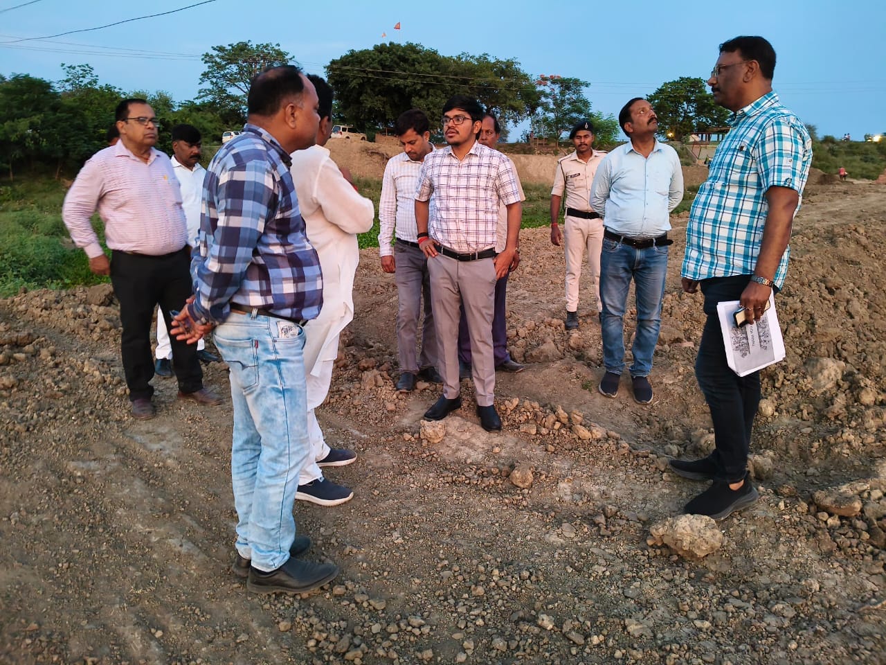 जगतपुर झील और नवगछिया में विकास कार्यों का डीडीसी भागलपुर ने किया निरीक्षण, पर्यटन और रोजगार को मिलेगा बढ़ावा 1 IMG-20250530-WA0518