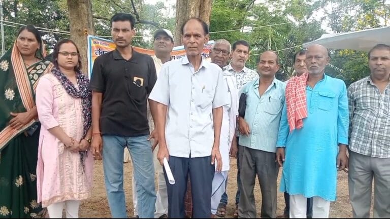 बिहार के 715 अनुदानित माध्यमिक विद्यालयों पर विनियमावली 2011 लागू करने के विरोध में शिक्षकों का प्रदेशव्यापी प्रदर्शन 1 Screenshot_2025-05-27-17-40-12-73_6012fa4d4ddec268fc5c7112cbb265e7