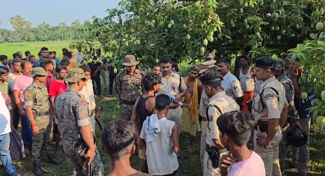 जमीन विवाद में युवक की हत्या, शव को आम के पेड़ से लटकाया 1 Screenshot_2025-06-13-14-46-58-50_6012fa4d4ddec268fc5c7112cbb265e7