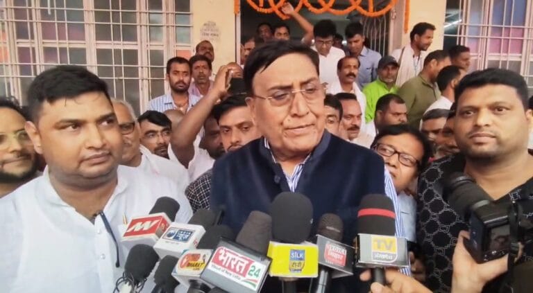 बिहार के गांवों को स्मार्ट बनाने की पहल, अरिष्टो फार्मा के एमडी उमेश शर्मा उर्फ भोला बाबू ने लिया जिम्मा 5 Screenshot_2025-06-17-17-33-57-89_6012fa4d4ddec268fc5c7112cbb265e7