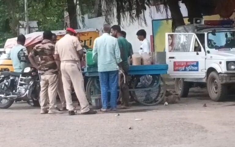 Bhagalpur News: भागलपुर कोर्ट परिसर में पुलिस की लापरवाही, नक्सलियों को खुलेआम कराया नाश्ता, वीडियो वायरल 5 Screenshot_2025-06-28-14-33-13-56_6012fa4d4ddec268fc5c7112cbb265e7