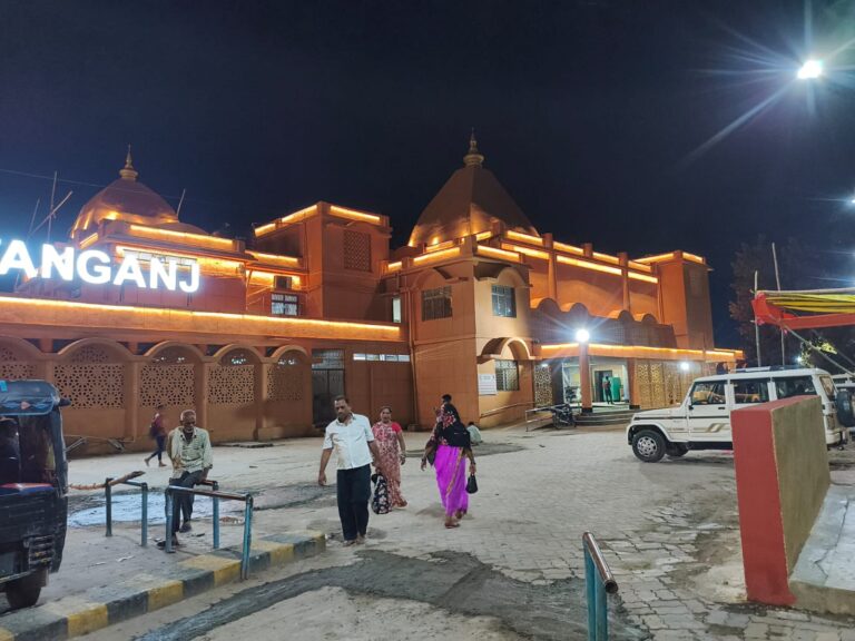 श्रावणी मेला: सुल्तानगंज स्टेशन पर श्रद्धालुओं की सुविधा और सुरक्षा के लिए पूर्व रेलवे मालदा मंडल की विशेष तैयारियाँ 3 IMG-20250709-WA0543