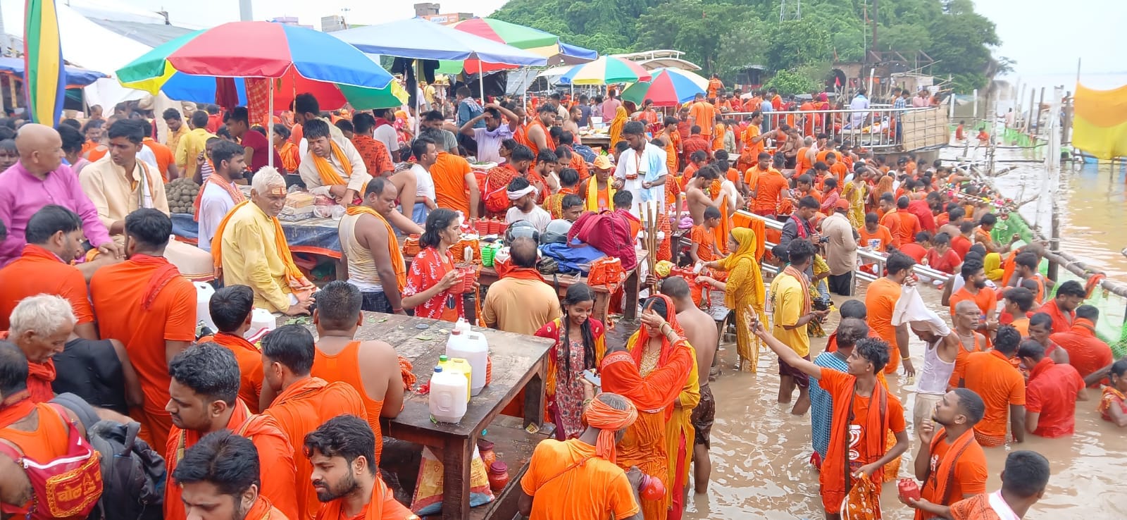 सावन की दूसरी सोमवारी पर उमड़ा श्रद्धा का सैलाब, लाखों कांवरियों ने लगाई उत्तरवाहिनी गंगा में डुबकी 1 IMG-20250720-WA0066