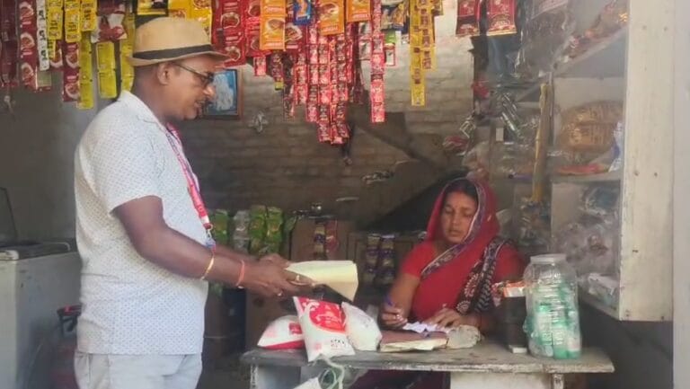 Bhagalpur News: अंतरराष्ट्रीय प्लास्टिक बैग मुक्त दिवस पर भागलपुर में चला जागरूकता अभियान, दुकानदारों को दिलाया पर्यावरण सुरक्षा का संकल्प 8 Screenshot_2025-07-04-15-51-19-91_6012fa4d4ddec268fc5c7112cbb265e7