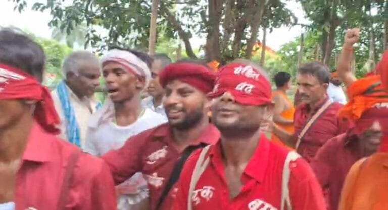 श्रावणी मेला: पट्टी बांधकर भोलेनाथ से मिलने निकले हठयोगी: आस्था की ऐसी मिसालें जो रोंगटे खड़े कर दें 10 Screenshot_2025-07-15-21-19-43-20_6012fa4d4ddec268fc5c7112cbb265e7