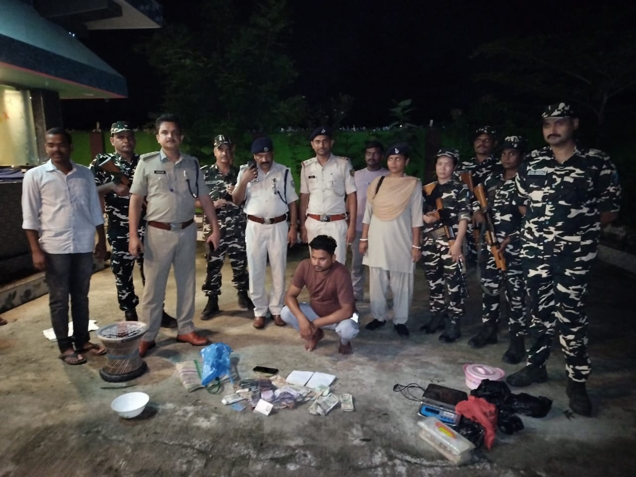 किशनगंज में ब्राउन शुगर तस्करी का भंडाफोड़, 1 गिरफ्तार, 6.10 लाख कैश बरामद 1 IMG-20250808-WA0415