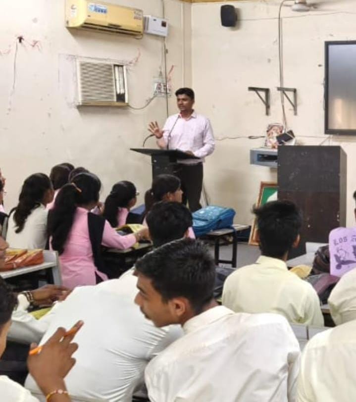 बिहार स्टूडेंट क्रेडिट कार्ड योजना पर भागलपुर में हुआ काउंसलिंग, 112 छात्रों ने लिया हिस्सा 1 IMG-20250827-WA0756