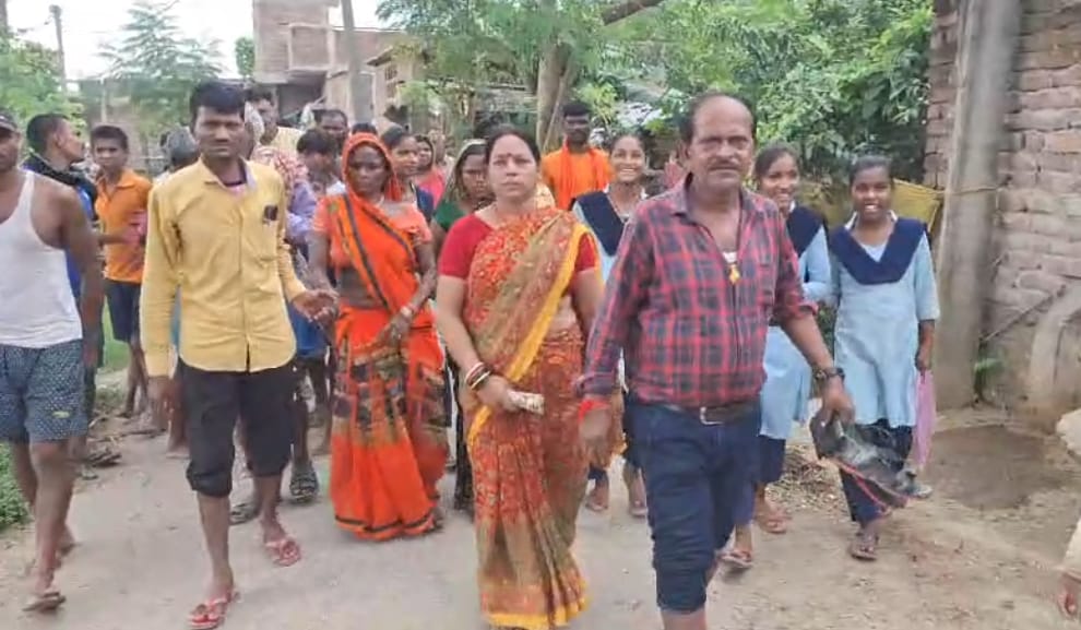 गंगा में बहती जिंदगी, लाश बनी सहारा: भागलपुर में चमत्कार जैसी घटना 1 Screenshot_2025-08-08-15-32-07-04_6012fa4d4ddec268fc5c7112cbb265e7