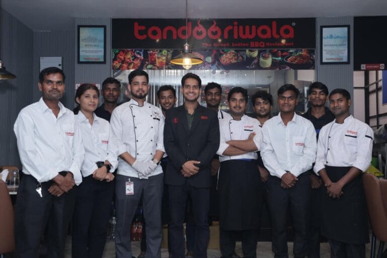 भागलपुर में तंदूरीवाला का भव्य उद्घाटन, शहरवासियों के लिए स्वाद का नया अनुभव 3 IMG-20250928-WA0116