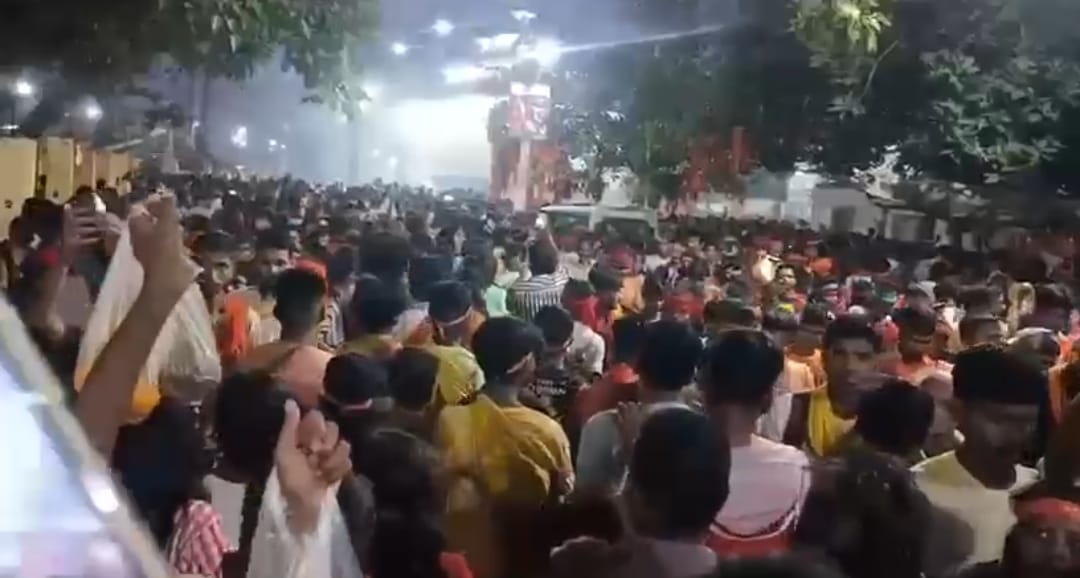 तेलडीहा दुर्गा मंदिर में नवरात्र की पहली पूजा पर श्रद्धालुओं का भारी जनसैलाब, सुरक्षा के कड़े इंतज़ाम 1 Screenshot_2025-09-22-17-36-58-91_6012fa4d4ddec268fc5c7112cbb265e7