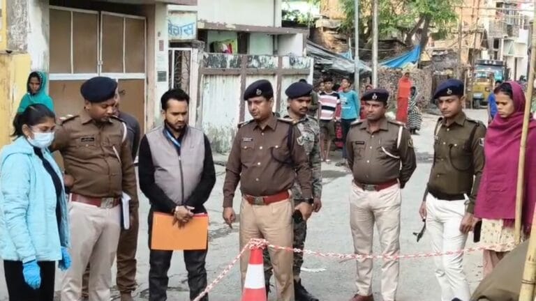 भागलपुर में युवक की रॉड से पीट-पीटकर हत्या, आरोपी परिवार सहित फरार; फॉरेंसिक टीम जांच में जुटी 1 Screenshot_2025-12-06-22-52-39-30_7352322957d4404136654ef4adb64504