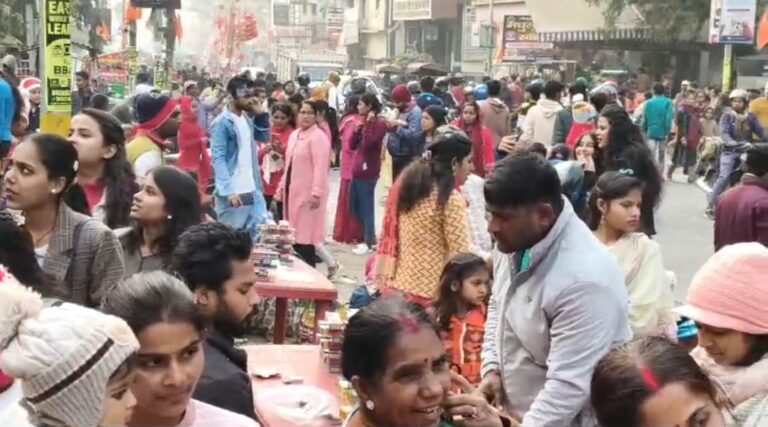 क्रिसमस पर सैनडिस् कंपाउंड में मनमानी वसूली, तय शुल्क और समय की खुलेआम अनदेखी 6 Screenshot_2025-12-25-18-18-20-16_6012fa4d4ddec268fc5c7112cbb265e7