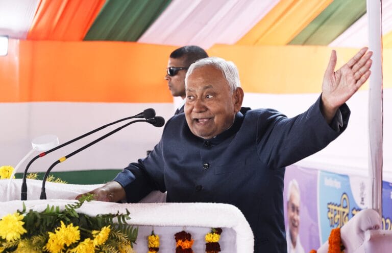 समृद्धि यात्रा: सारण की धरती से मुख्यमंत्री नीतीश कुमार ने गिनाईं उपलब्धियां और भविष्य की योजनाएं 10 IMG-20260121-WA0571