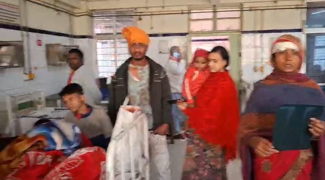 रेकाबगंज में आपसी विवाद ने लिया हिंसक रूप, दो परिवारों के बीच लाठी-डंडों से भिड़ंत, सात घायल 1 Screenshot_2026-01-29-15-38-38-33_6012fa4d4ddec268fc5c7112cbb265e7