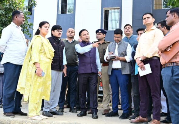 डॉ. नवल किशोर चौधरी का बैजानी पंचायत दौरा: विकास योजनाओं की प्रगति परखी, जल संरक्षण और विवाह मंडप निर्माण को दिए निर्देश 20 IMG-20260217-WA0488