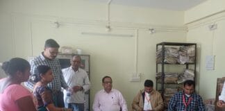 फाइलेरिया उन्मूलन अभियान को मिली रफ्तार, जनसंपर्क कार्यालय के सभी कर्मियों ने खाई सर्वजन दवा