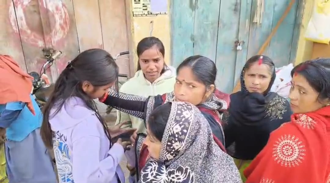 लेट पहुंची छात्रा को नहीं मिली एंट्री, भागलपुर में इंटर परीक्षा के पहले दिन भावुक दृश्य