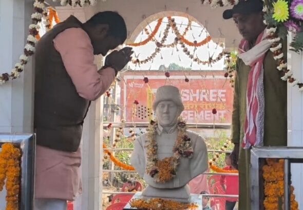 भागलपुर के शहीद रतन ठाकुर की 7वीं बरसी पर विधायक ने दी श्रद्धांजलि, परिवार से मिलकर जताया सम्मान 19 Screenshot_2026-02-14-16-12-09-11_6012fa4d4ddec268fc5c7112cbb265e7