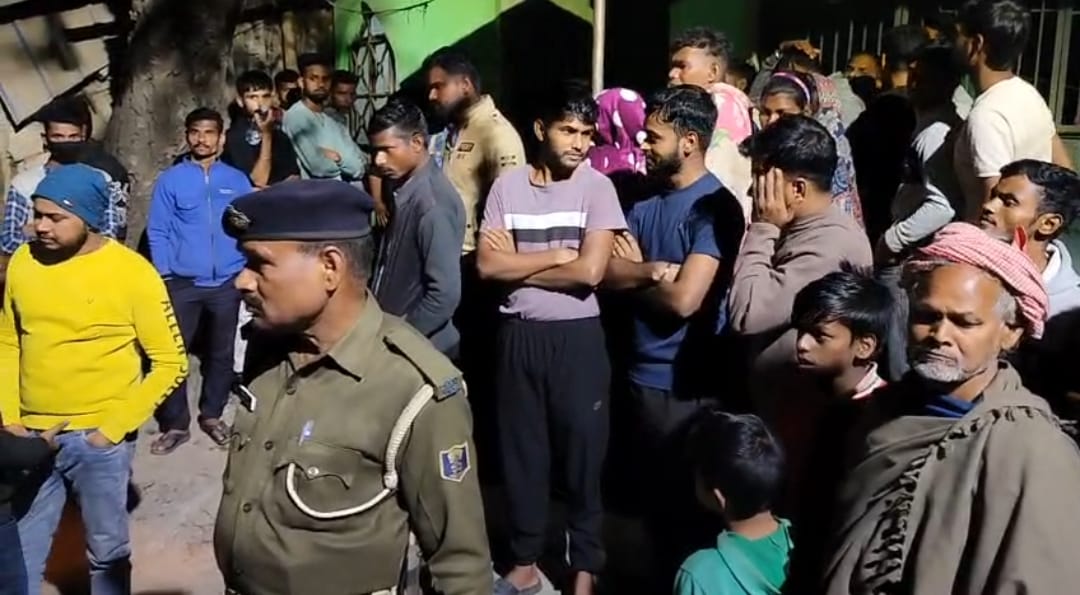 भागलपुर में दर्दनाक घटना: Zomato डिलीवरी बॉय ने फंदे से लटककर दी जान, परिवार में कोहराम 1 Screenshot_2026-02-15-09-56-36-79_7352322957d4404136654ef4adb64504