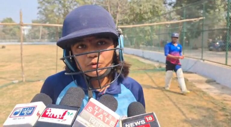 भारत-पाकिस्तान महामुकाबले का खुमार: भागलपुर में क्रिकेट फैंस में जबरदस्त उत्साह, जीत के लिए कर रहे दुआएं 4 Screenshot_2026-02-15-15-11-10-98_6012fa4d4ddec268fc5c7112cbb265e7