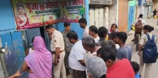 भागलपुर: नाथनगर में बेखौफ चोरों का तांडव, ज्वेलरी दुकान का ताला तोड़कर हजारों के आभूषण ले उड़े