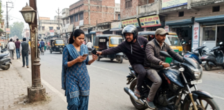 भागलपुर में बेखौफ बदमाश: दिनदहाड़े युवती से झपटा मोबाइल, सीसीटीवी में कैद हुई स्नैचिंग की लाइव वारदात
