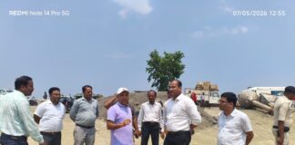 विक्रमशिला सेतु संकट के बीच जाह्नवी घाट बना ‘लाइफलाइन’: जिलाधिकारी ने खुद संभाली कमान, यात्रियों के लिए फ्री नाव और शिविर की व्यवस्था