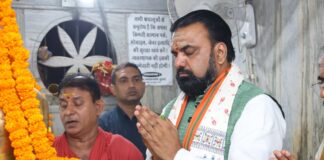 मुख्यमंत्री सम्राट चौधरी ने खाजपुरा शिव मंदिर में की पूजा-अर्चना, प्रदेश की खुशहाली के लिए मांगा महादेव का आशीर्वाद