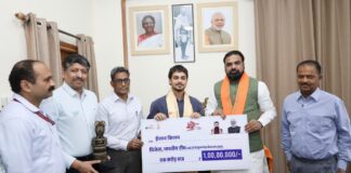 बिहार के लाल ईशान किशन को सीएम सम्राट चौधरी ने किया सम्मानित, टी-20 वर्ल्ड कप में शानदार प्रदर्शन के लिए दिया 1 करोड़ का चेक