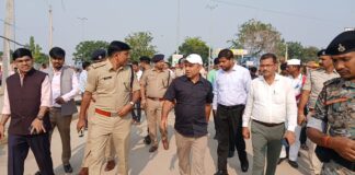 30 जुलाई से शुरू होगा विश्व प्रसिद्ध श्रावणी मेला, तैयारियों का जायजा लेने अजगैविनाथ धाम पहुंचे डीएम और एसएसपी