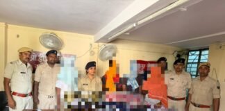 सबौर में 133 लीटर विदेशी शराब के साथ महिला समेत 4 तस्कर गिरफ्तार, टेम्पू जब्त