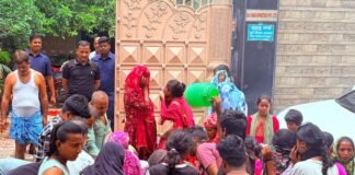 चक्रवाती तूफान का कहर: बिजली गुल, पानी की त्राहिमाम के बीच ‘देवदूत’ बने जदयू नेता सुड्डू साईं, पटेल नगर आवास पर उमड़ी भीड़