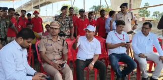 बरारी घाट पर प्रशासन सख्त: अब नाव पर चढ़ने से पहले होगी सामान की सघन तलाशी, अग्निशमन विभाग ने संभाला मोर्चा