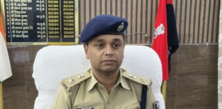 नवगछिया के नए SP वैभव शर्मा ने संभाला पदभार: बोले– ‘अपराधियों पर नकेल कसना और घाटों पर सुरक्षा पहली प्राथमिकता’