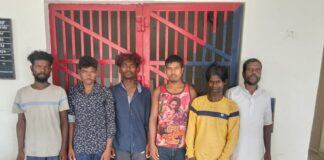 सरकारी काम का विरोध कर रहे उपद्रवियों ने पुलिस टीम पर दागे तीर, चौकीदार के गर्दन में लगा तीर, 7 गिरफ्तार