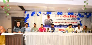 भागलपुर: डीडीसी प्रदीप सिंह को मिली भावभीनी विदाई, डीएम अलंकृता पांडे बोलीं— ‘कुशल और कर्मठ प्रशासक के रूप में अनुकरणीय रहा उनका कार्यकाल’