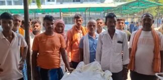 भागलपुर: स्कूटी की बैटरी चार्ज करने के दौरान लगा करंट, दो मासूम बच्चों के पिता की तड़पकर मौत