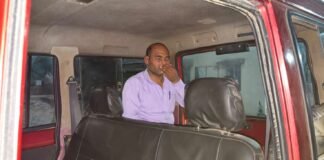 मायागंज अस्पताल में ‘डॉक्टर का खास’ बनकर ठगी करने वाला जालसाज रंगे हाथ गिरफ्तार, पब्लिक ने सिखाया सबक!