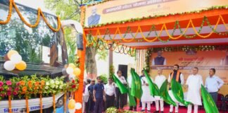 बिहार में आधुनिक सार्वजनिक परिवहन की शुरुआत: मुख्यमंत्री ने 400 इलेक्ट्रिक बसों और नई डीलक्स बसों को दिखाई हरी झंडी