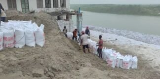 भागलपुर में गंगा का रौद्र रूप: लगातार बारिश से तेजी से बढ़ा जलस्तर, मंडराया भीषण कटाव का खतरा