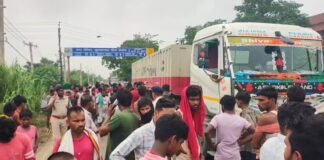 सुल्तानगंज: तेज रफ्तार हाइवा ने बाइक को रौंदा, हाथों की मेहंदी छूटने से पहले ही नवविवाहिता की दर्दनाक मौत