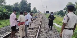 भागलपुर में रेल पटरी के पास मिला युवक का शव: ट्रेन से कटकर मौत की आशंका, FSL टीम जांच में जुटी; पहचान की कोशिश तेज
