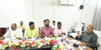 भागलपुर में बाढ़ पर हाईलेवल समीक्षा, मंत्री रत्नेश सादा ने अधिकारियों को 24 घंटे अलर्ट रहने के दिए निर्देश