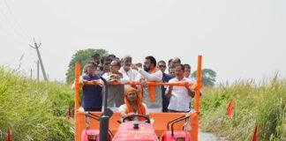 बाढ़ के बीच CM सम्राट चौधरी और शिवराज सिंह चौहान ने संभाला मोर्चा, प्रभावित गांवों का किया हवाई और स्थलीय निरीक्षण