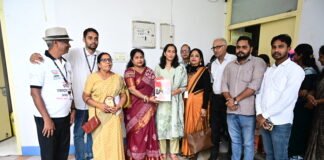 भागलपुर में 44 नियमित रक्तदाताओं का सम्मान, DM अलंकृता पांडेय ने कहा- रक्तदान मानवता की सबसे बड़ी सेवा
