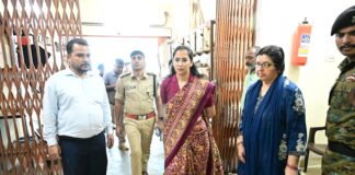 पर्यवेक्षण गृह में अचानक पहुंचे DM-SSP, बच्चों की शिक्षा से सुरक्षा तक की ली पूरी जानकारी