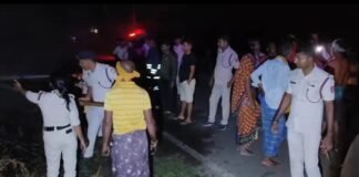 नाथनगर में मवेशियों के चारे में लगी भीषण आग, धू-धू कर जला किसान का आशियाना, मशक्कत के बाद पाया गया काबू