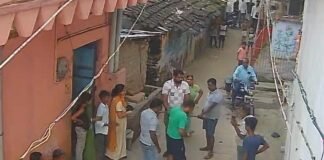 भागलपुर में रंगदारी और केस वापस न लेने पर तांडव: सरकारी बोरिंग पर युवक को खंती से पीटा, राइफल देख भागे रंगदार